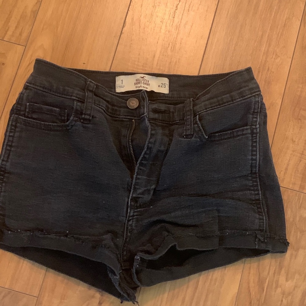 Shorts - Picture 3 of 5